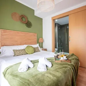 sf1-sagrada-familia-bright-quiet-apartment.topbarcelonahotels.com/